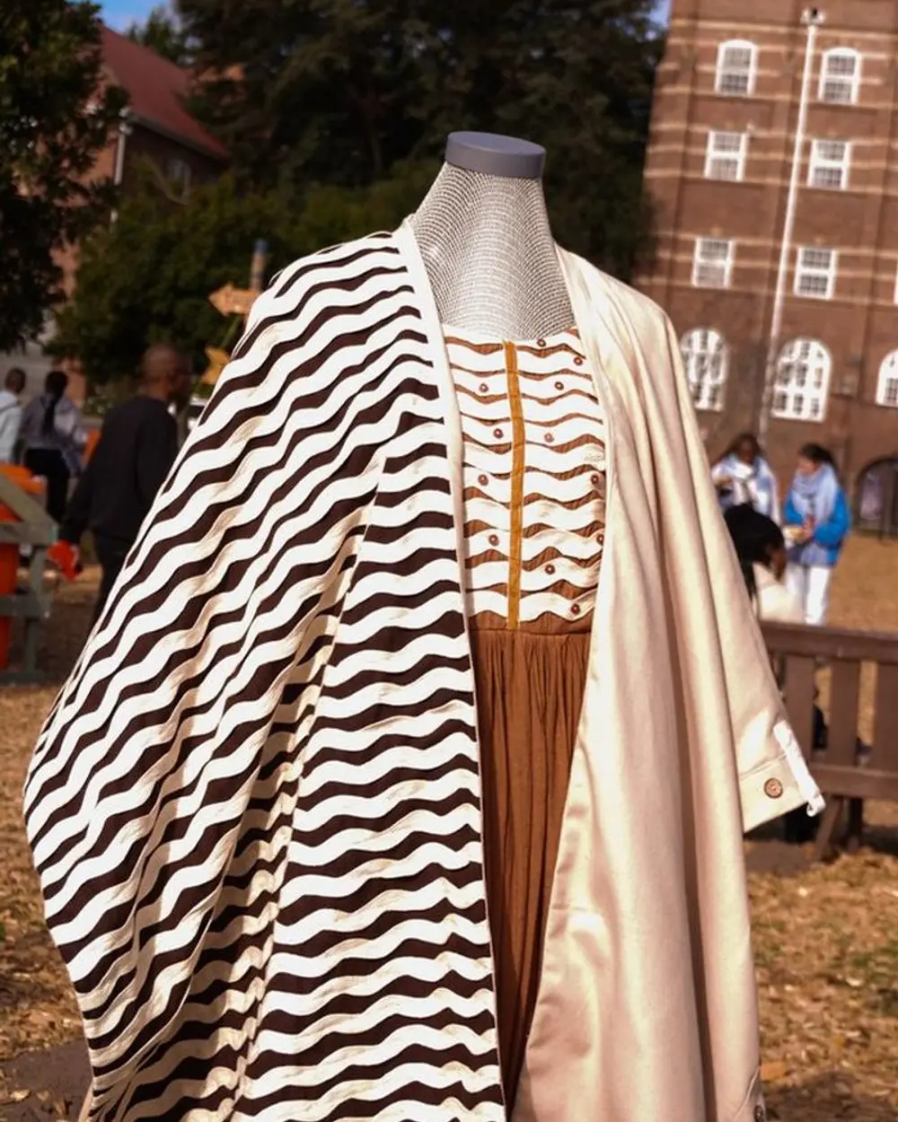 Wave stripe cape set